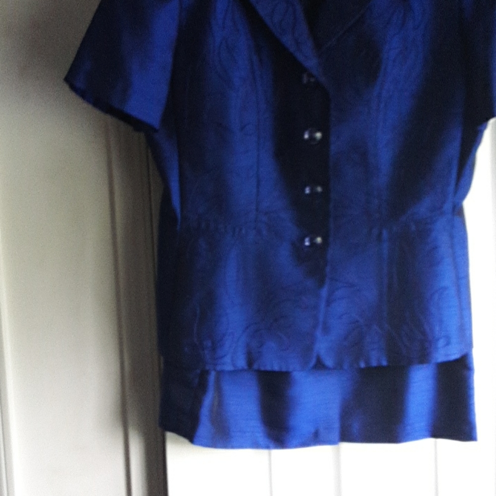 Two piece skirt suit by karin stevens brand new